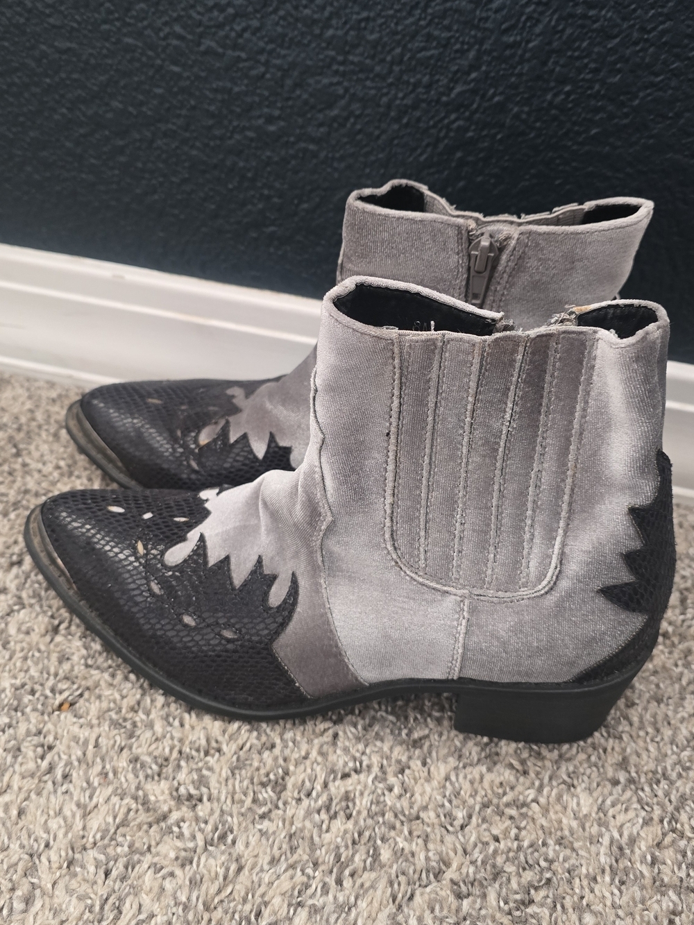 Coconuts by Matisse Silver and Black Western-Style Ankle Booties - Picture 2 of 3